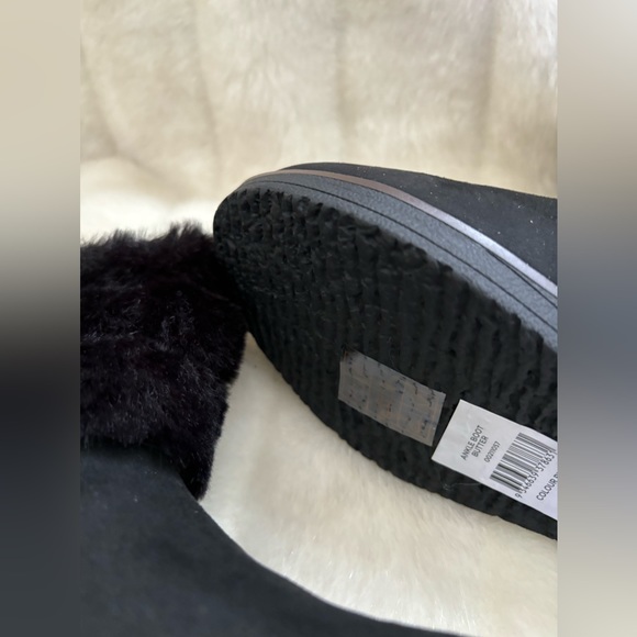 Black Ankle Boots with Faux Fur - Picture 7 of 10